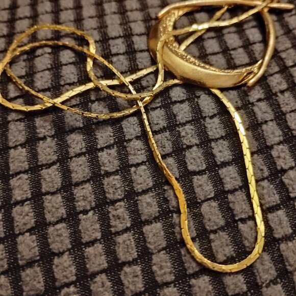 Elegant Gold Bronze Tones Pendant Necklace - Picture 4 of 9